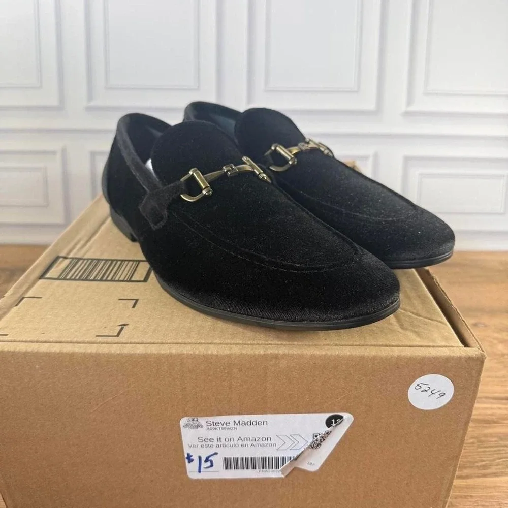Steve Madden Black Velvet Loafers with Gold Buckle size 11.5'
